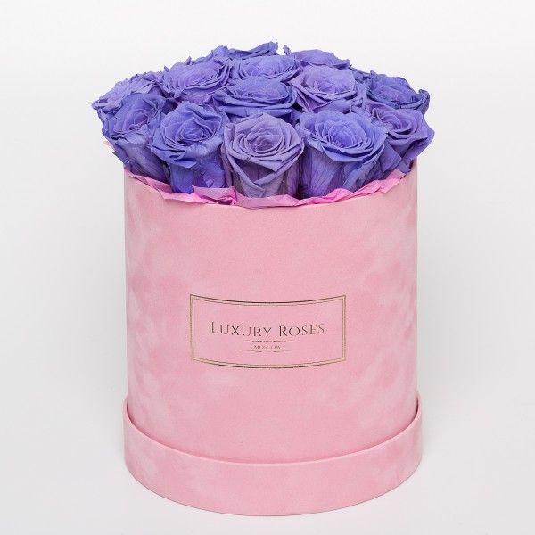 Букет 17 сиреневых роз в бархатной шляпной коробке