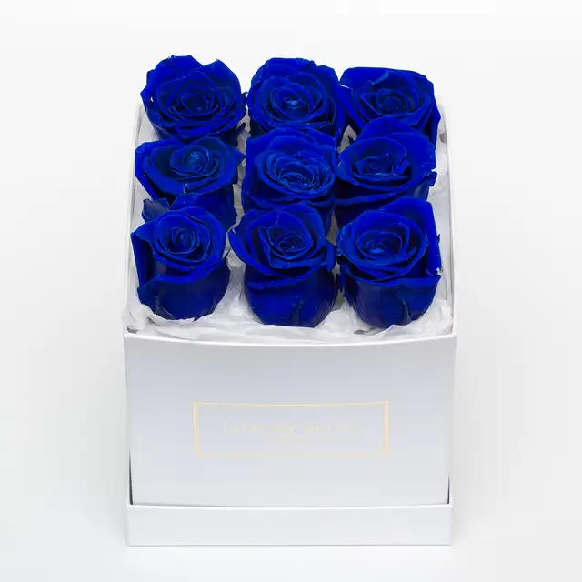 Букет 9 синих роз в квадратной белой коробке, Букеты в квадратной коробке - Luxury Roses, СПб - фото 2