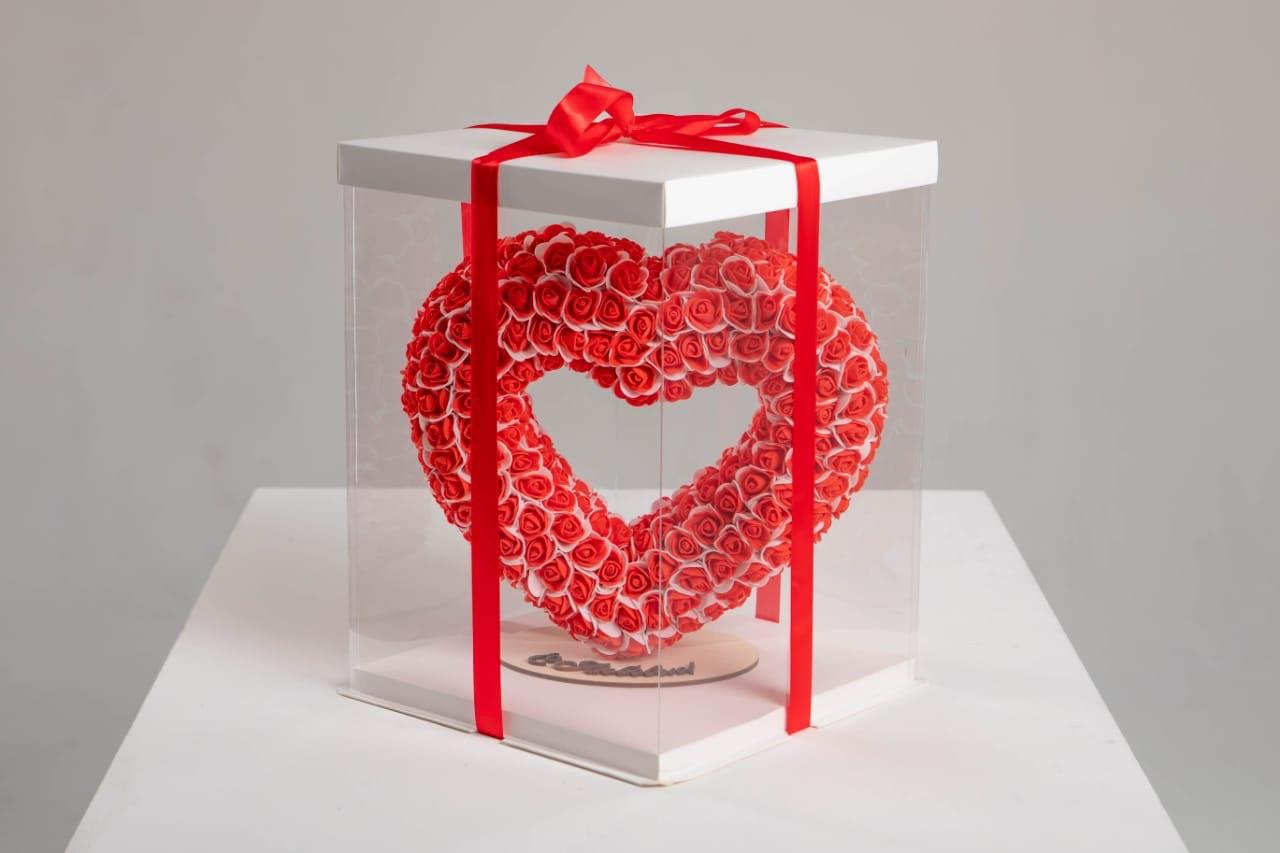 Сердце из роз красное (40 см)
