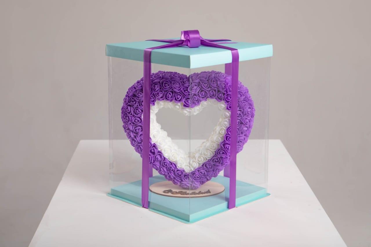Сердце из роз фиолетовое/белое (40 см)
