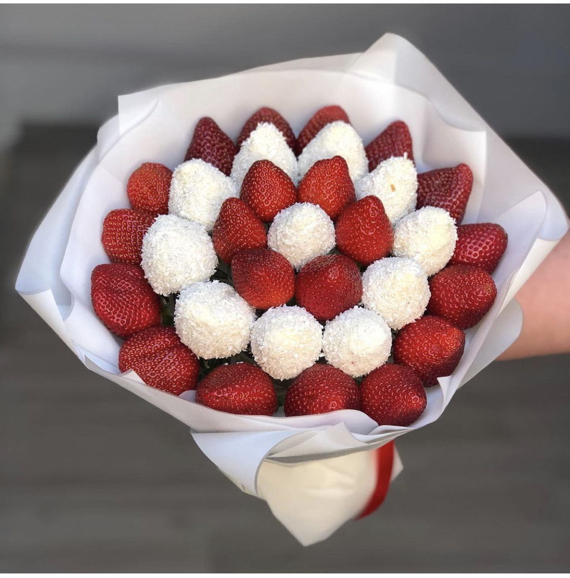 Букет из клубники Кокосовый