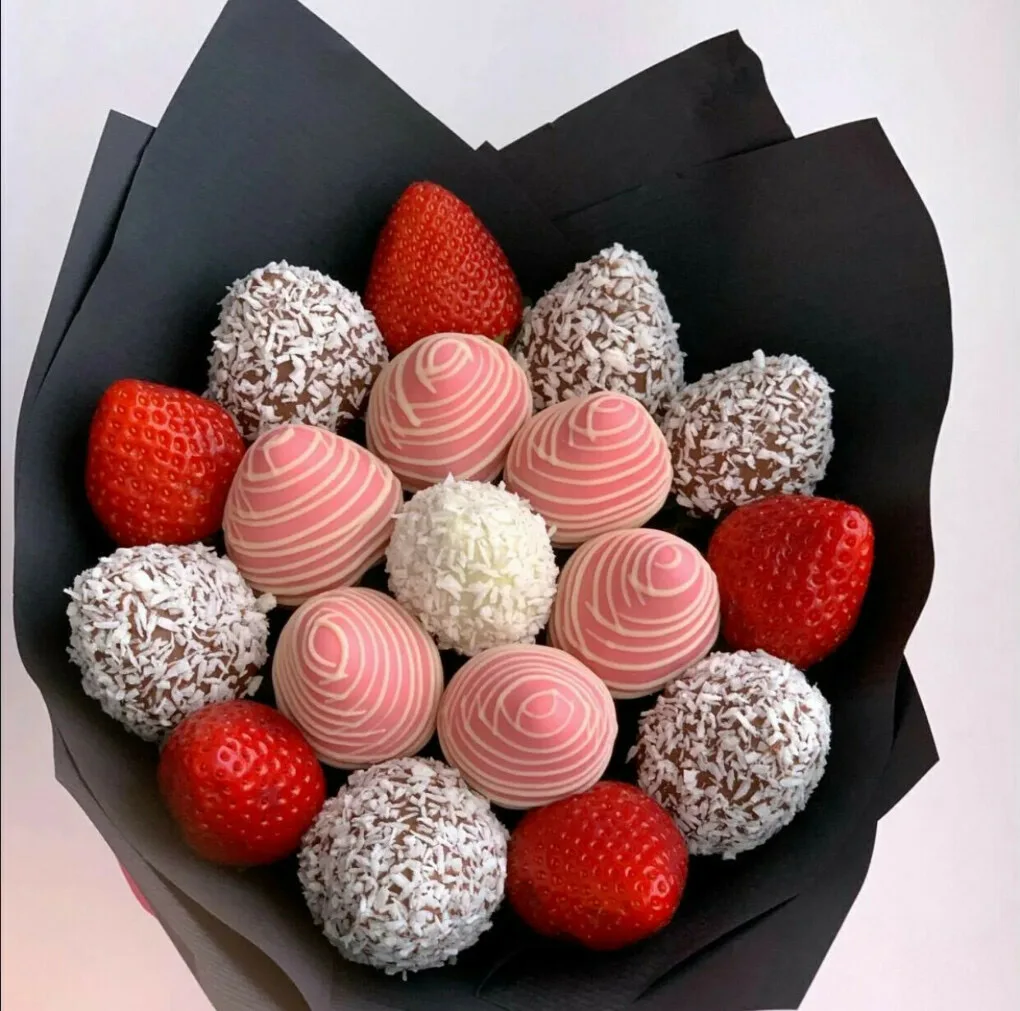 Букет из клубники Happy, Клубника в шоколаде - Luxury Roses, СПб
