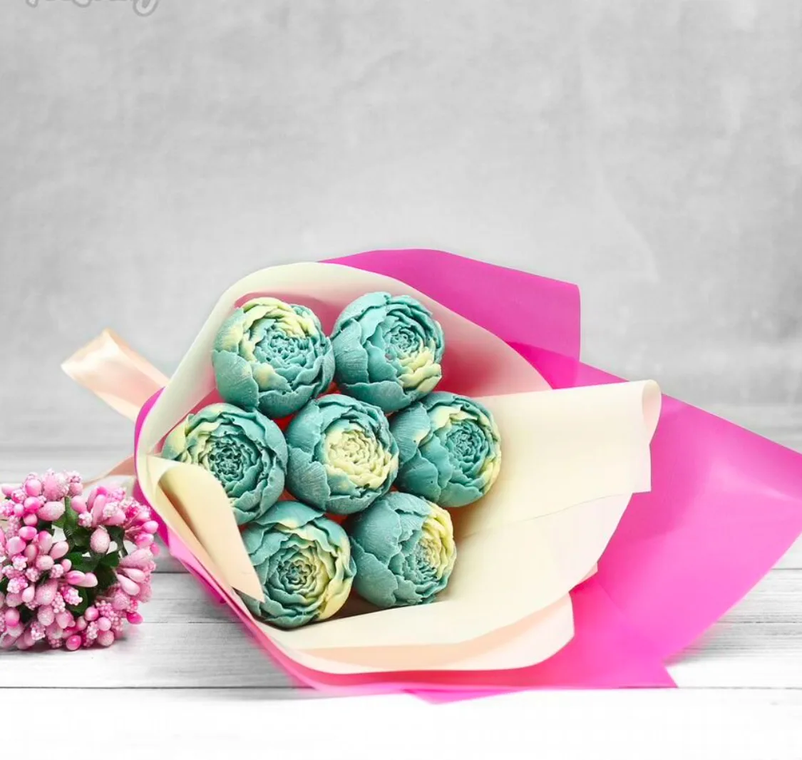 Букет 7 пионов, Шоколадные розы - Luxury Roses, СПб